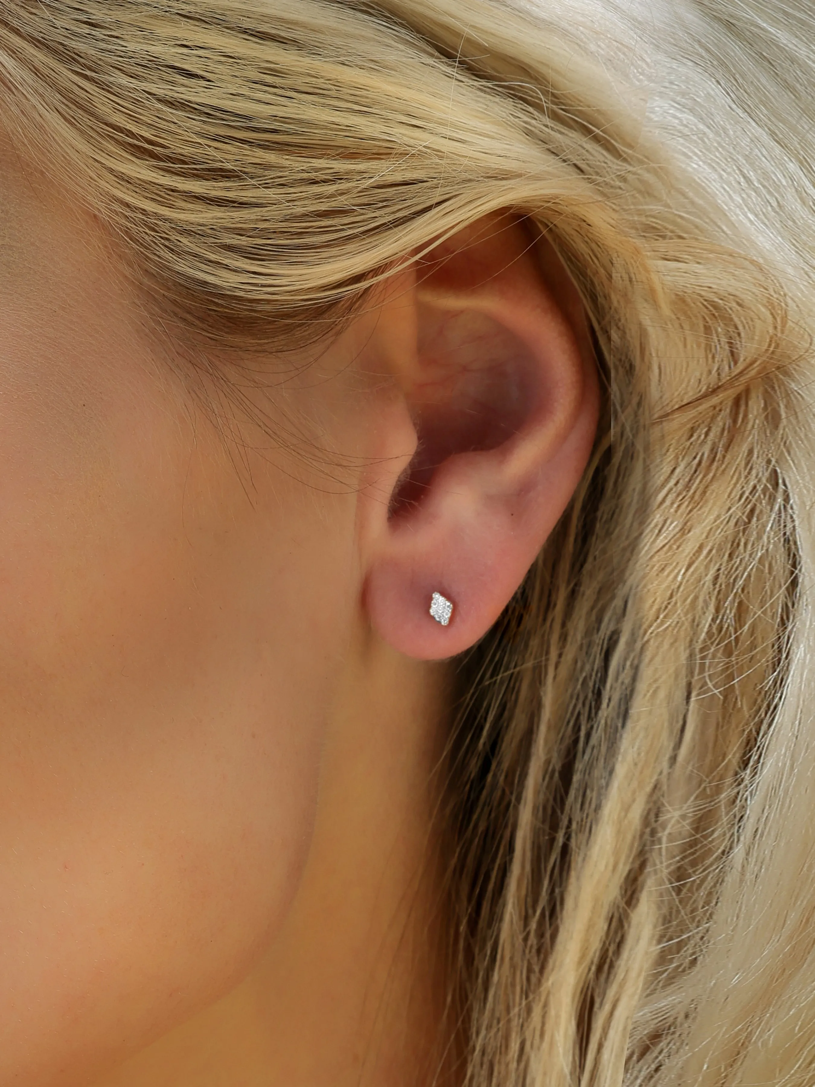 14k White Gold Diamond Kite Stud Earrings