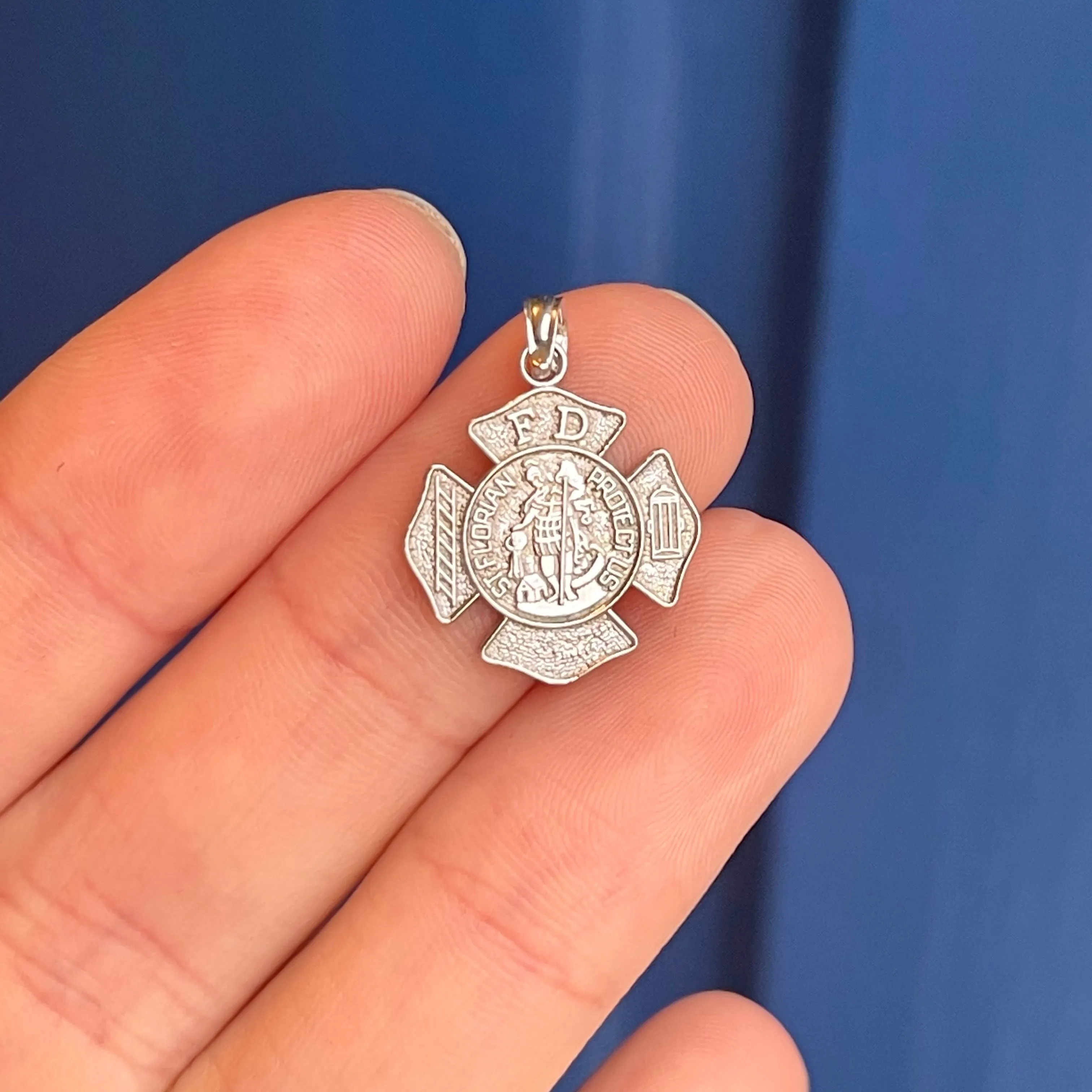 14KT White Gold Polished Saint Florian Badge Pendant 23mm