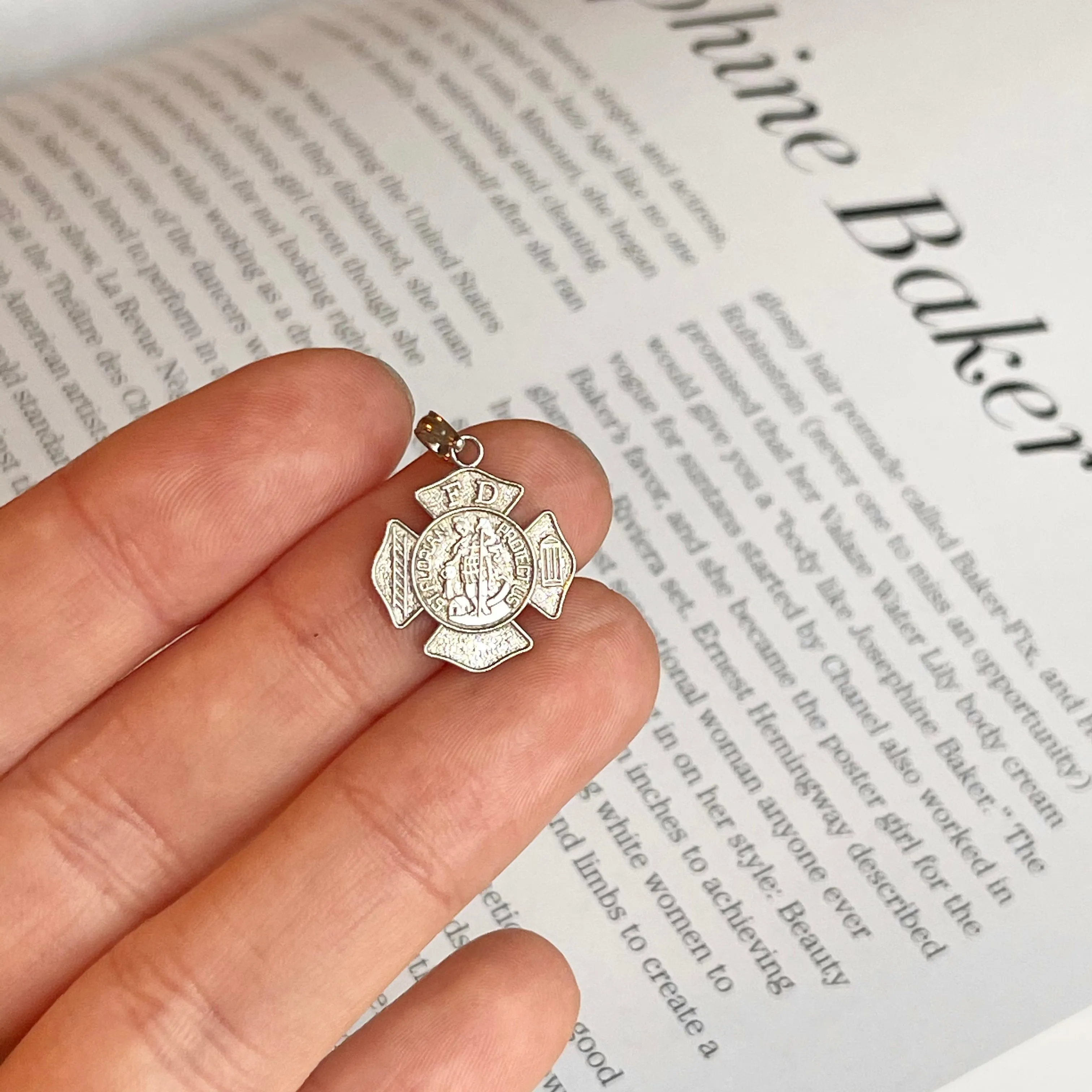 14KT White Gold Polished Saint Florian Badge Pendant 23mm