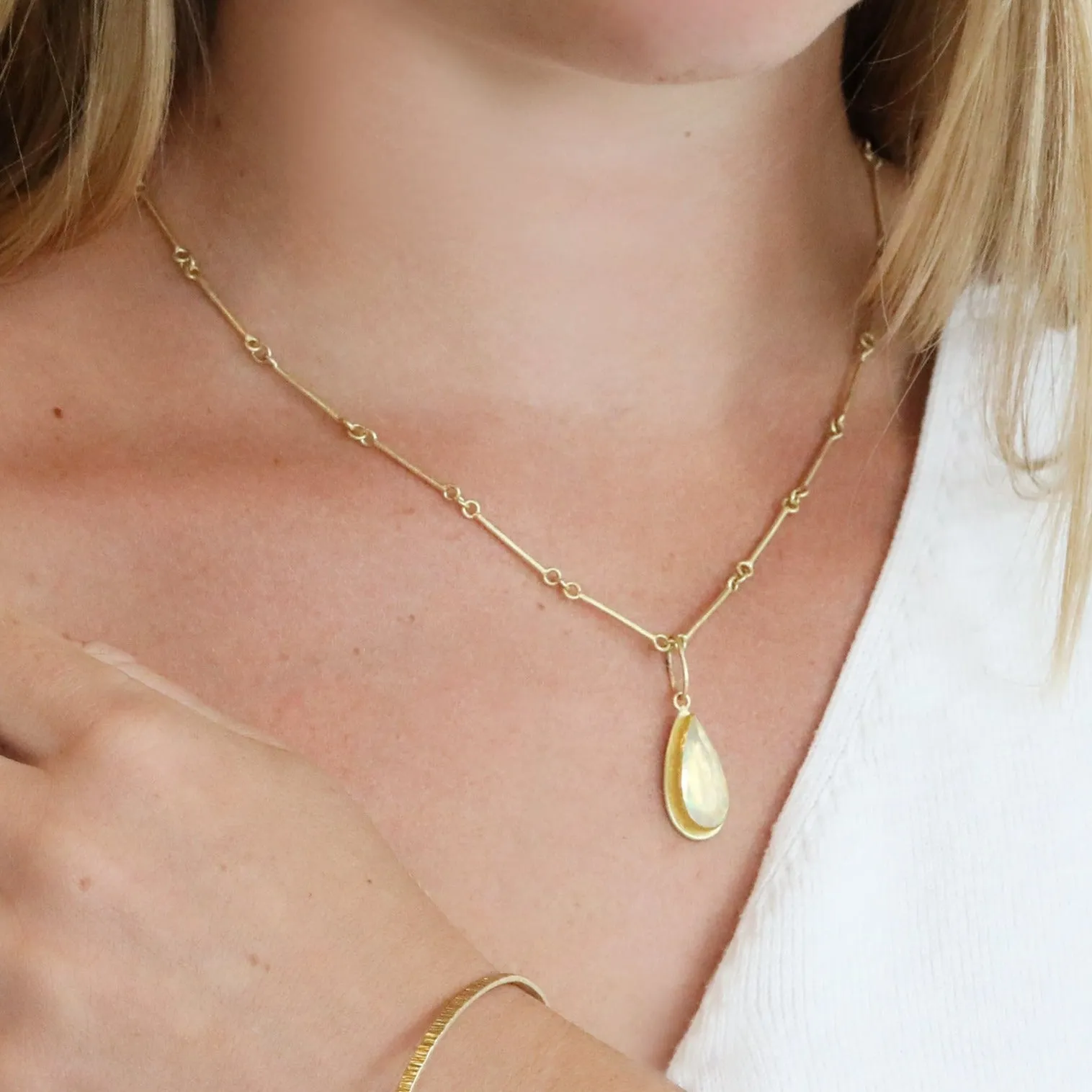 18K Gold Bar Chain Necklace
