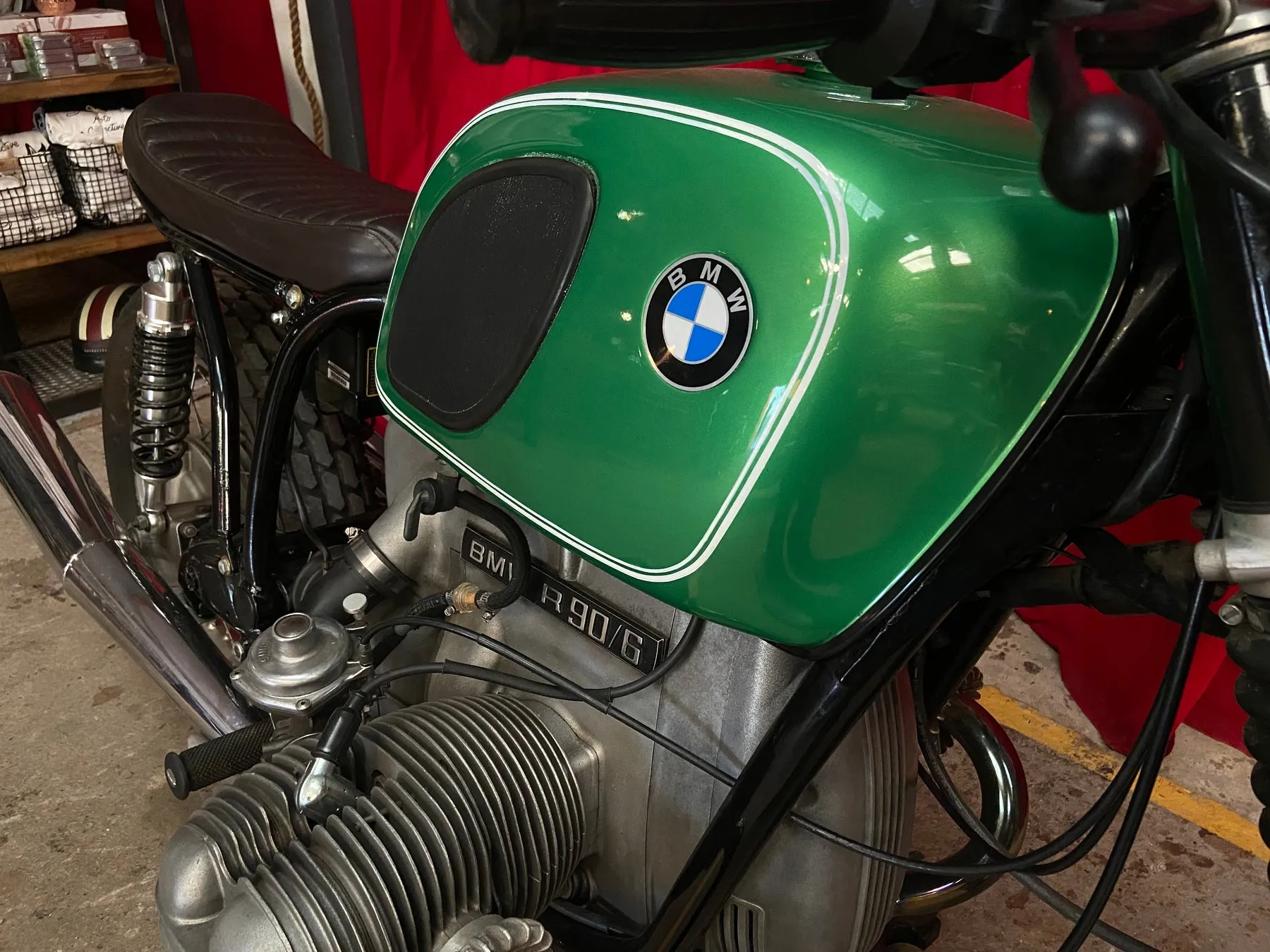 1975 Minz Green Bmw R90/6 | Custom