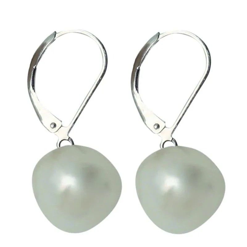 304-01-S | WHITE BAM BAM DANGLE EARRINGS ON SILVER