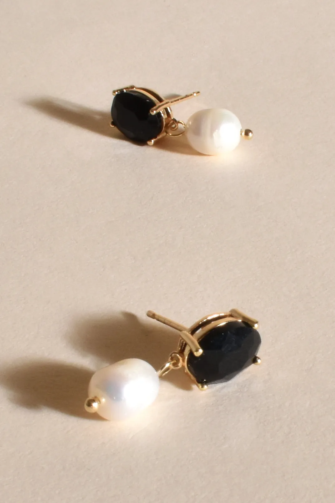 AED-3565BLAC ADORNE EARRINGS
