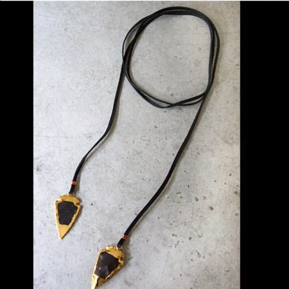 NATURAL STONE ARROWHEAD NECKLACE