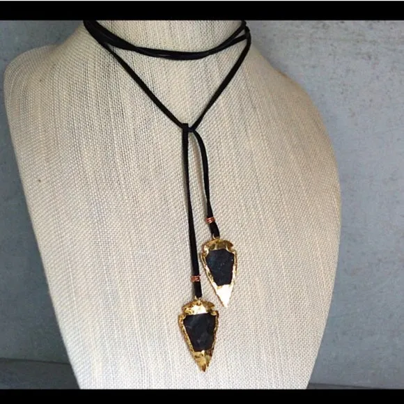 NATURAL STONE ARROWHEAD NECKLACE