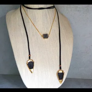 NATURAL STONE ARROWHEAD NECKLACE