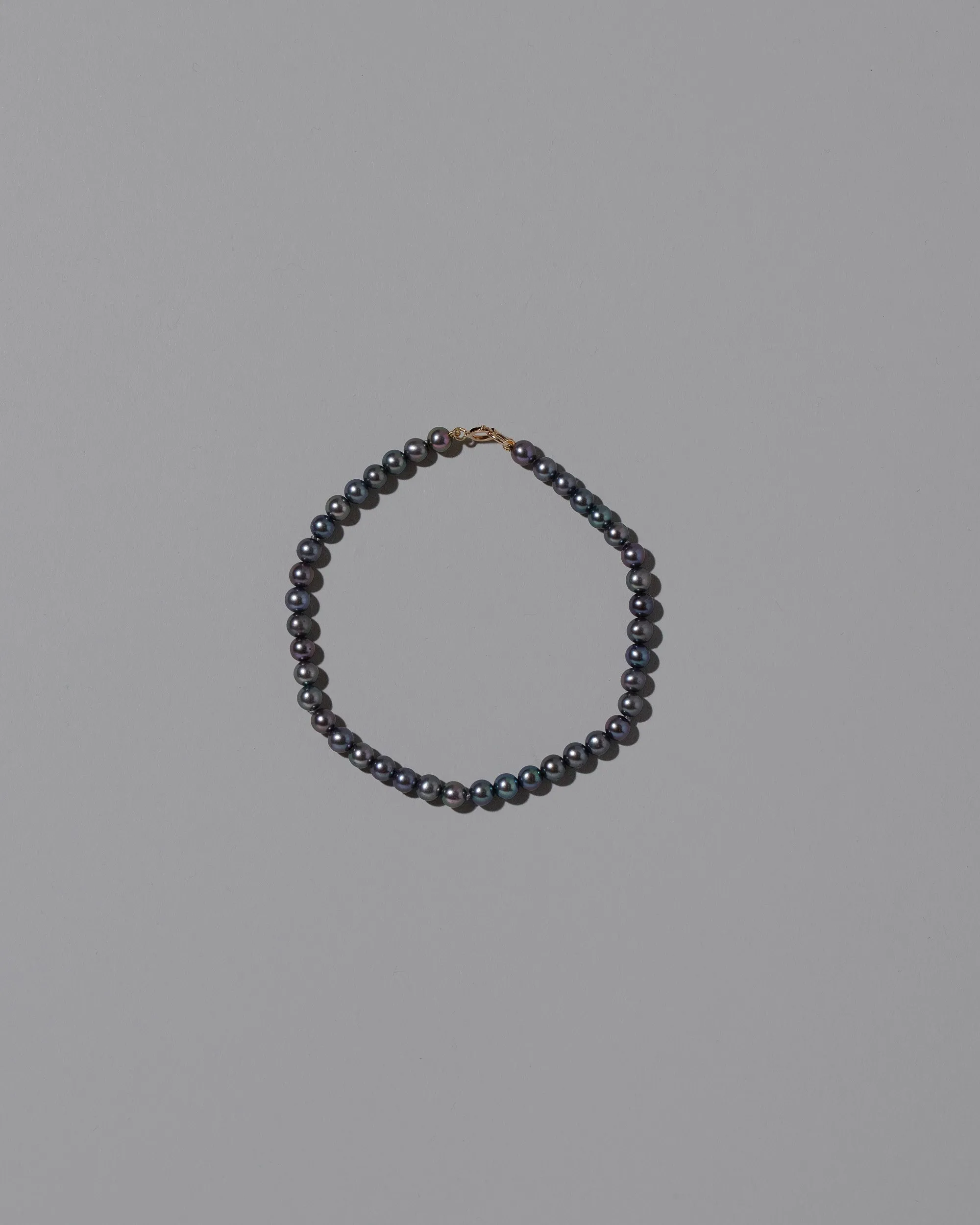Peacock Round Seed Pearl Bracelet