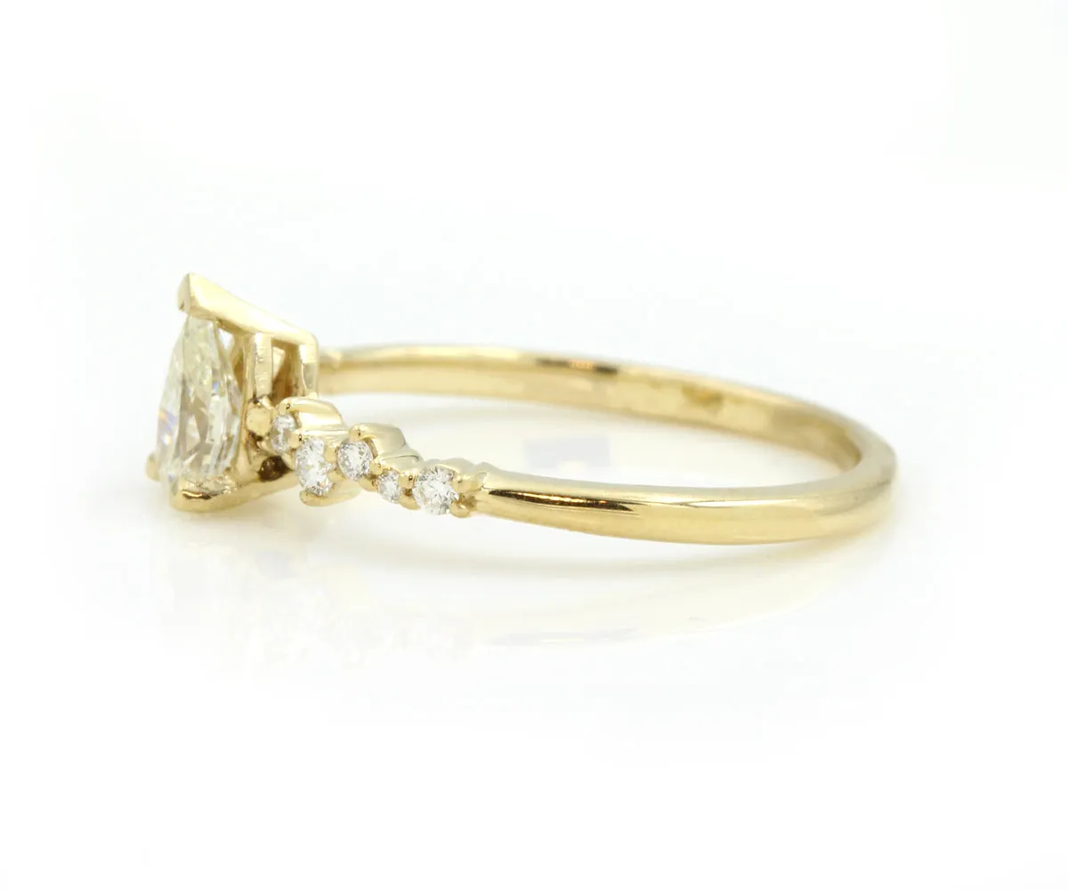 Pear Diamond Staggered Yellow Gold Ring