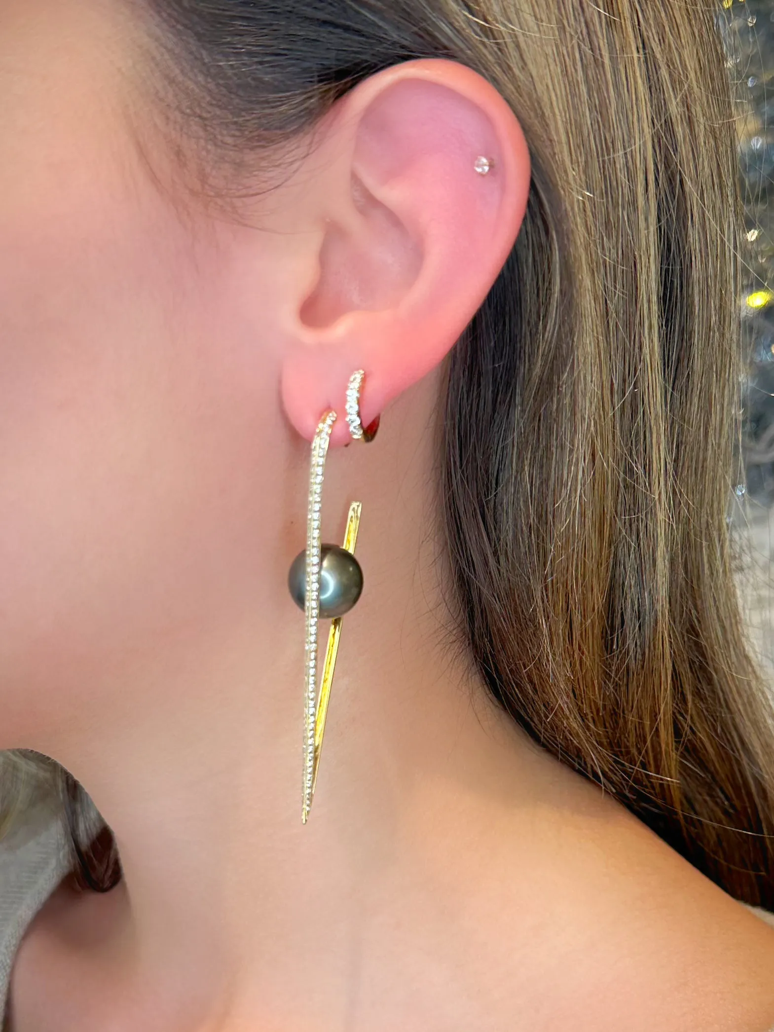 Pearl V Hoops