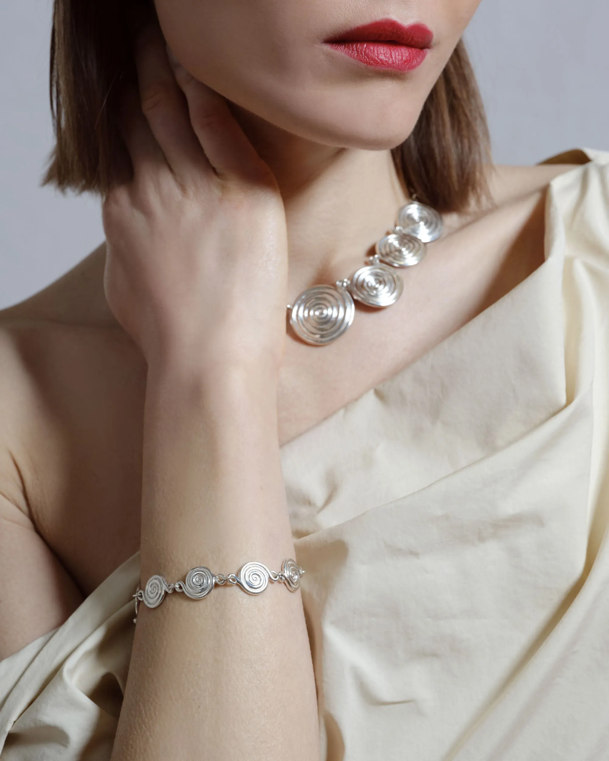 Serpentinite Bracelet - Solid Gold