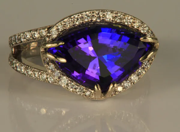 Shield Tanzanite 6.77 Carats Blue Violet Exceptional Color and Excellent Cut