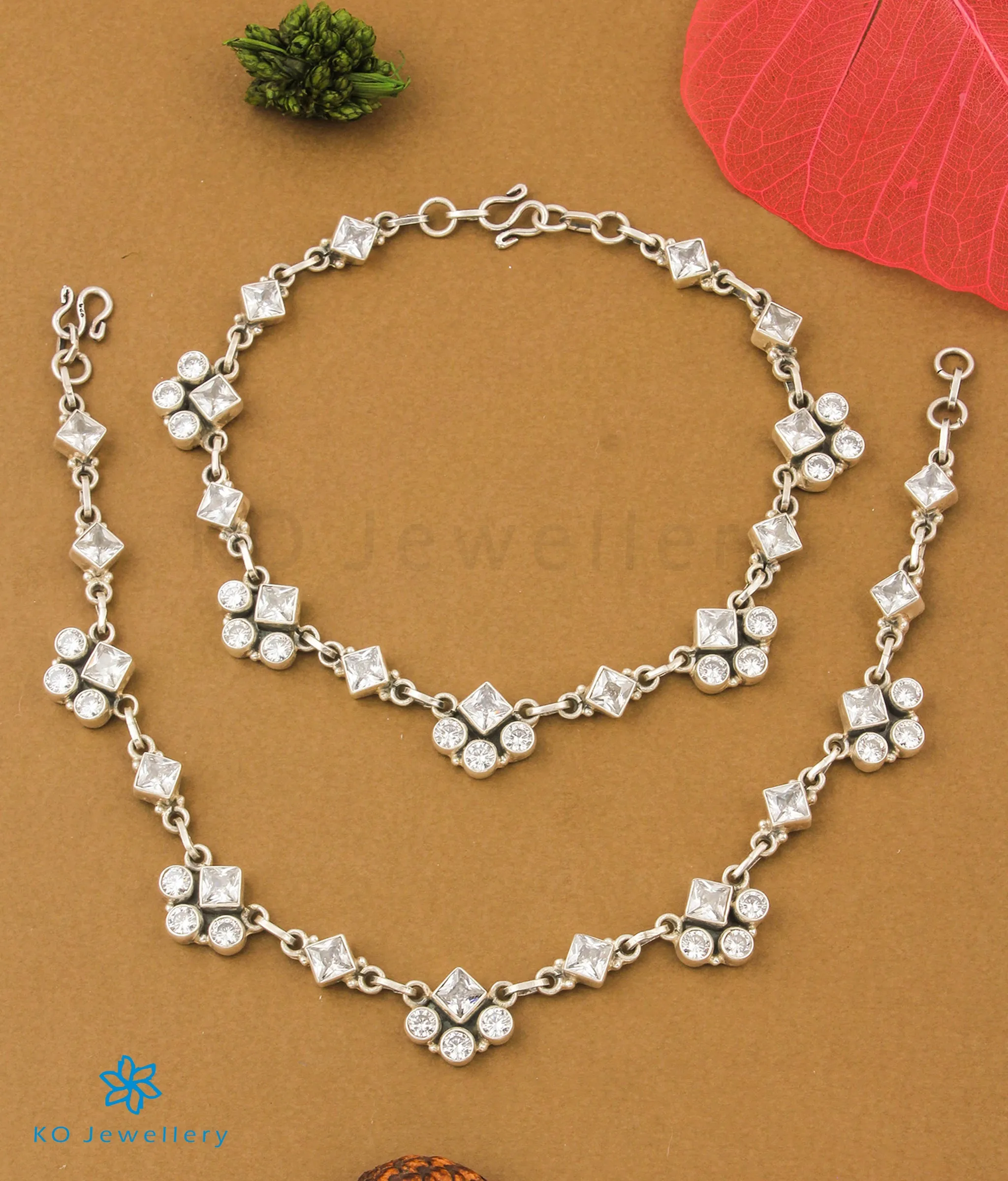 The Pratham Silver Gemstone Anklets (White)