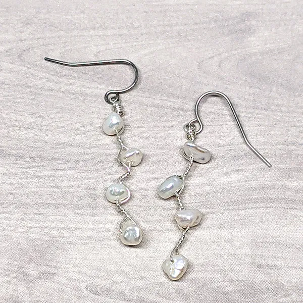 Vines Earrings White Pearl