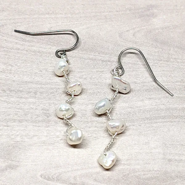 Vines Earrings White Pearl