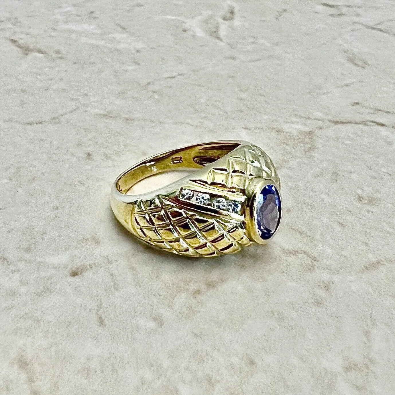 Vintage 14 Karat Yellow Gold Bezel-Set 0.85 Carat Oval Tanzanite & White Topaz Cocktail Ring