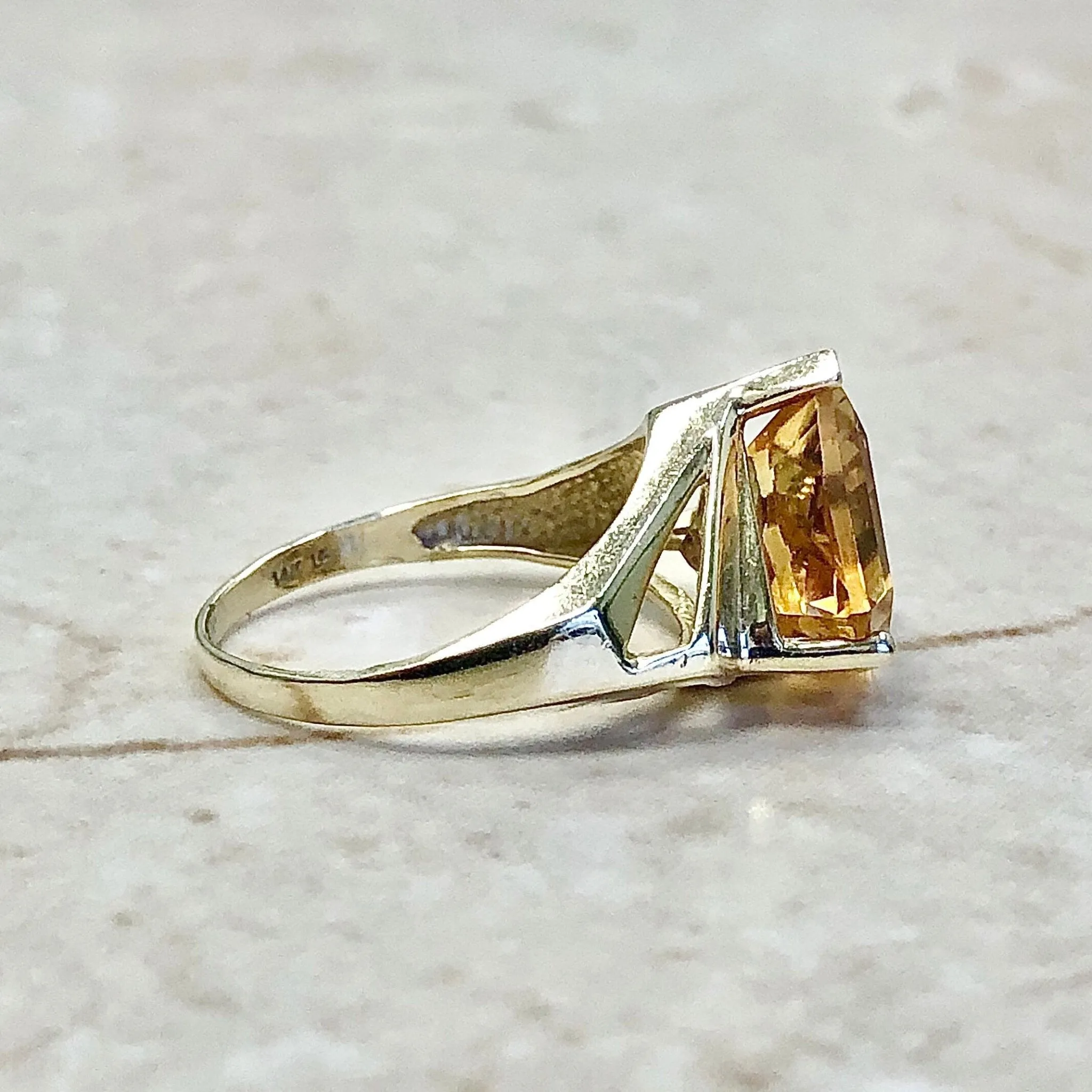 Vintage 14 Karat Yellow Gold Citrine Cocktail Ring