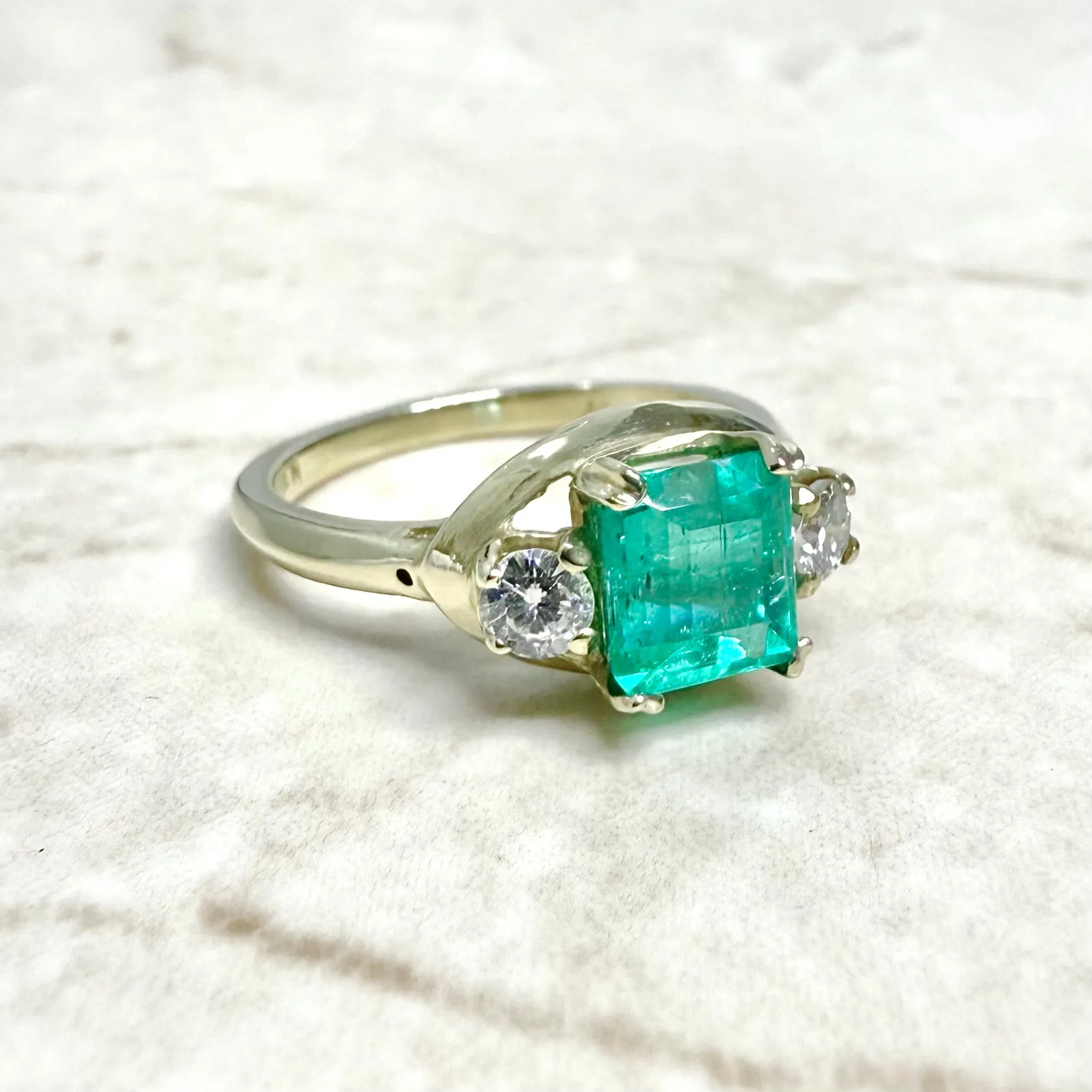Vintage 14 Karat Yellow Gold Natural Diamond & Emerald 3-Stone Ring