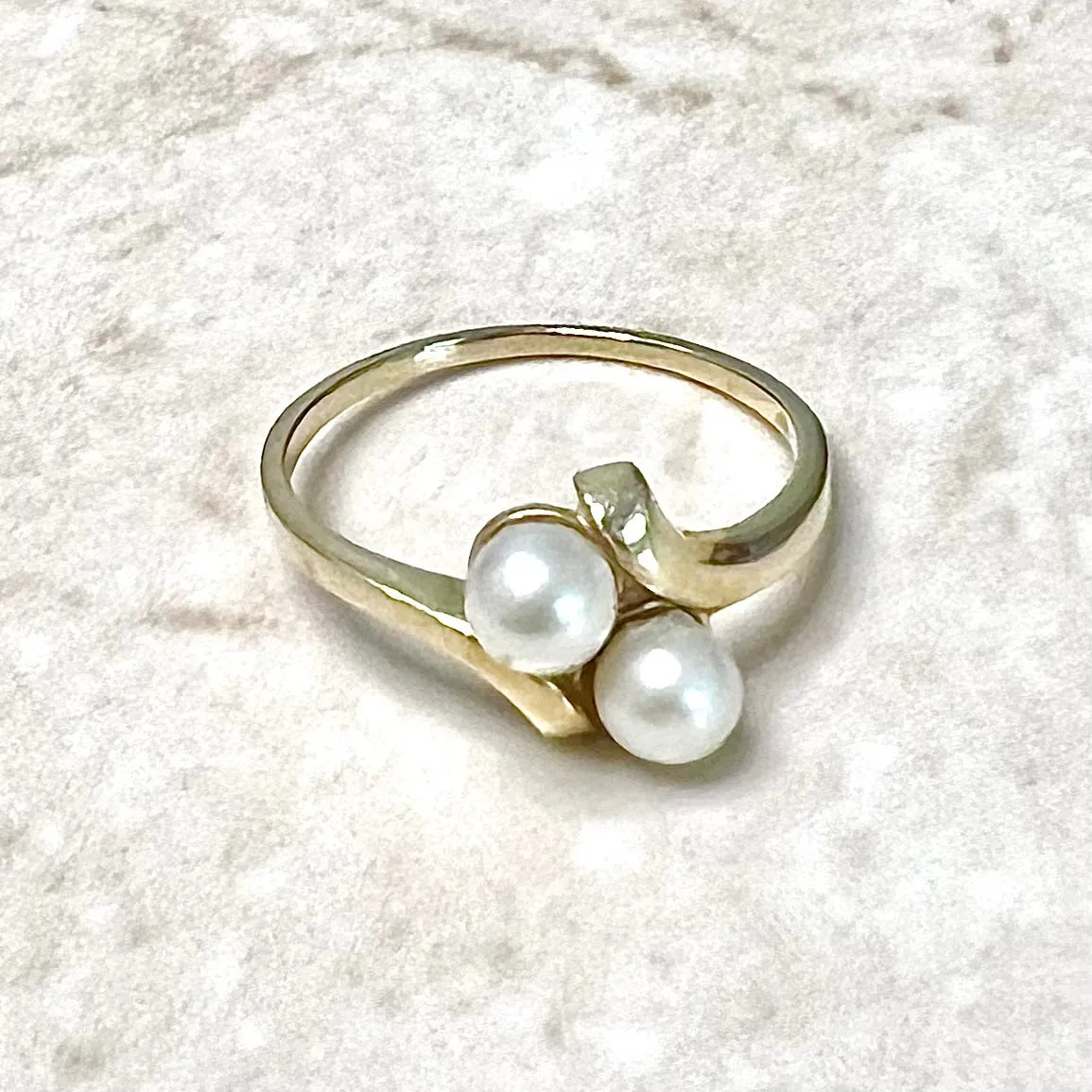 Vintage 14 Karat Yellow Gold Pearl Toi & Moi Ring