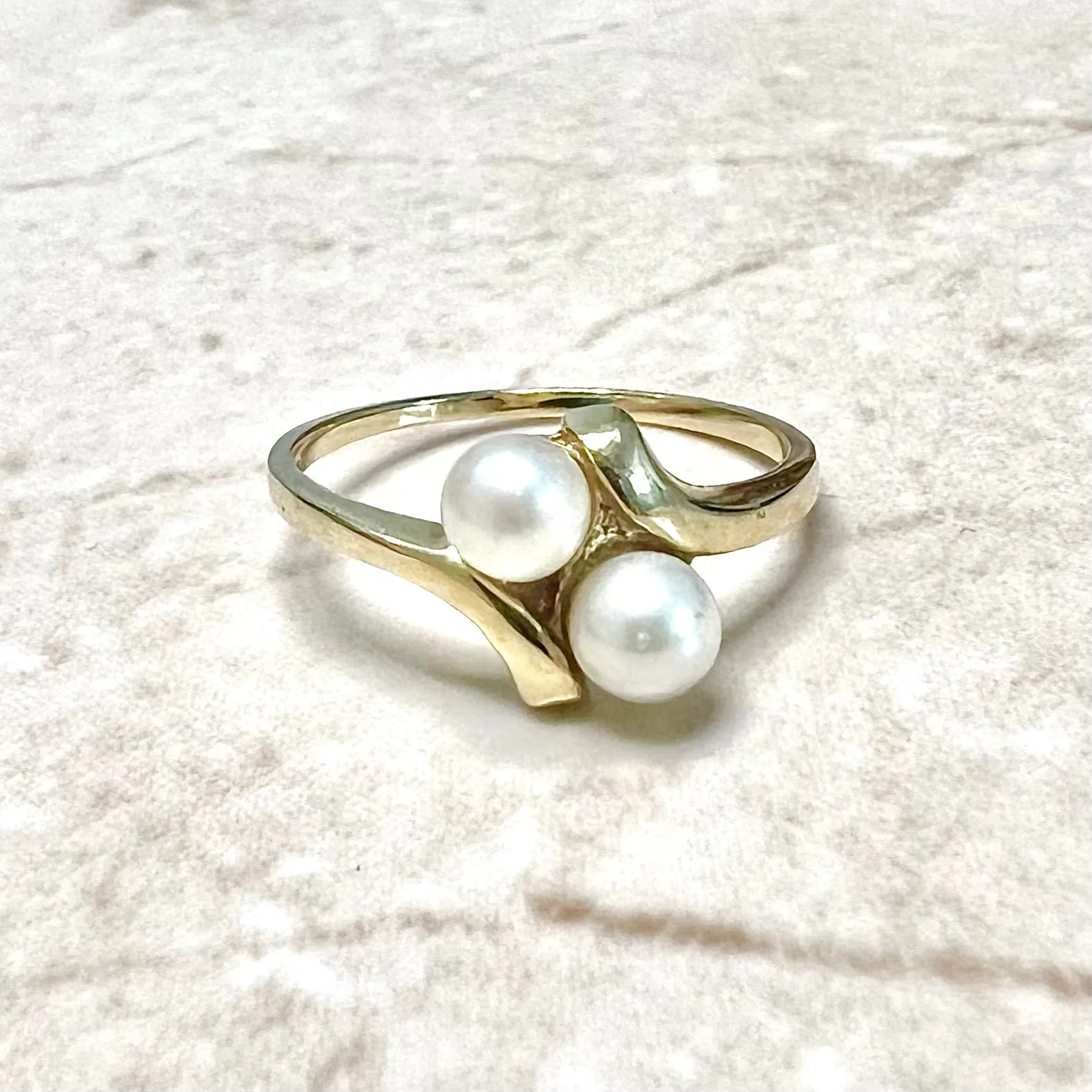Vintage 14 Karat Yellow Gold Pearl Toi & Moi Ring