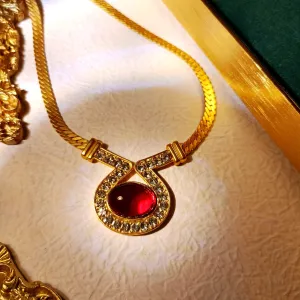 Vintage Inspiration Gold Snake-Link Chain and Red Oval Stone Necklace for Women