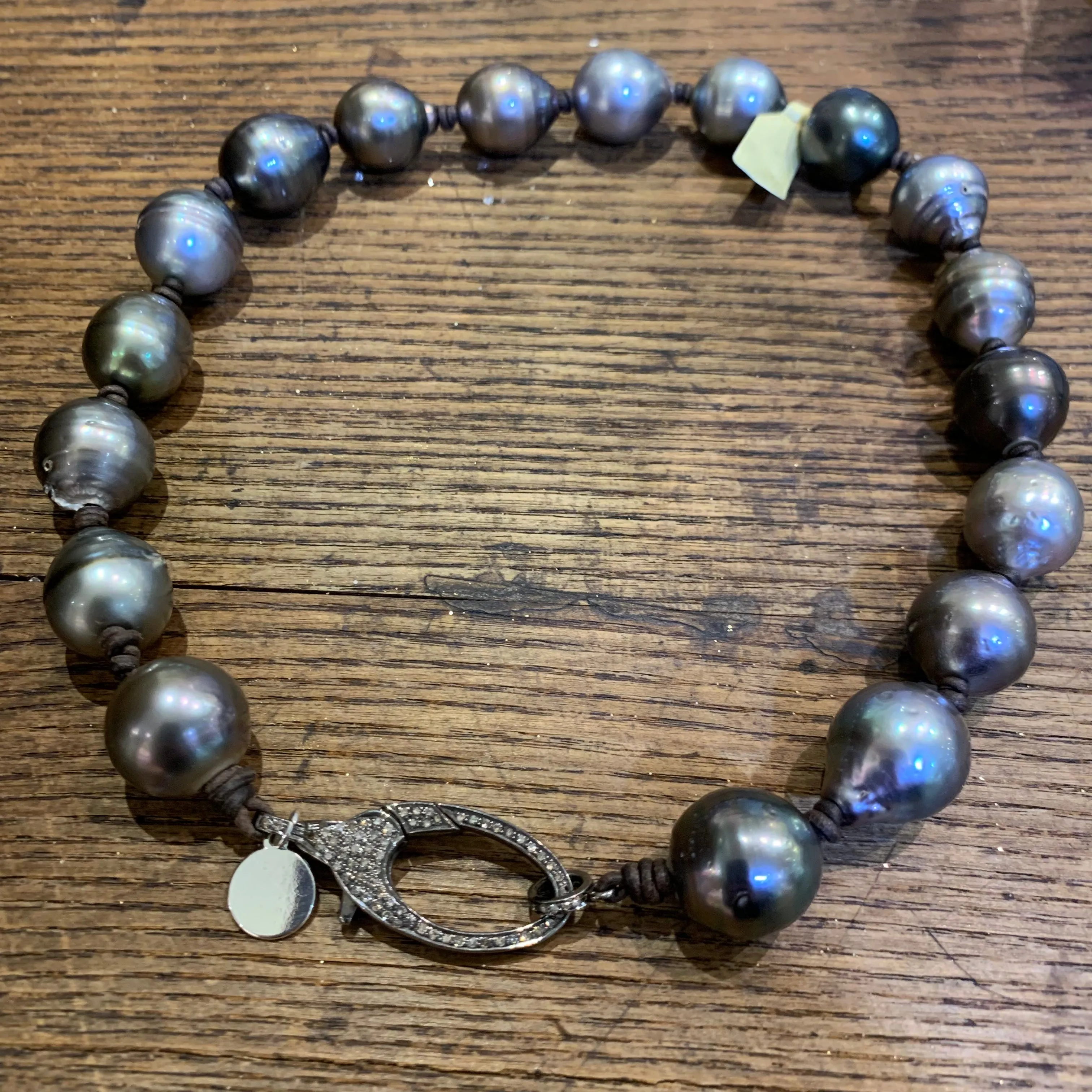 XL Tahitian pearls w/ Large diamond clasp, Dark brown leather